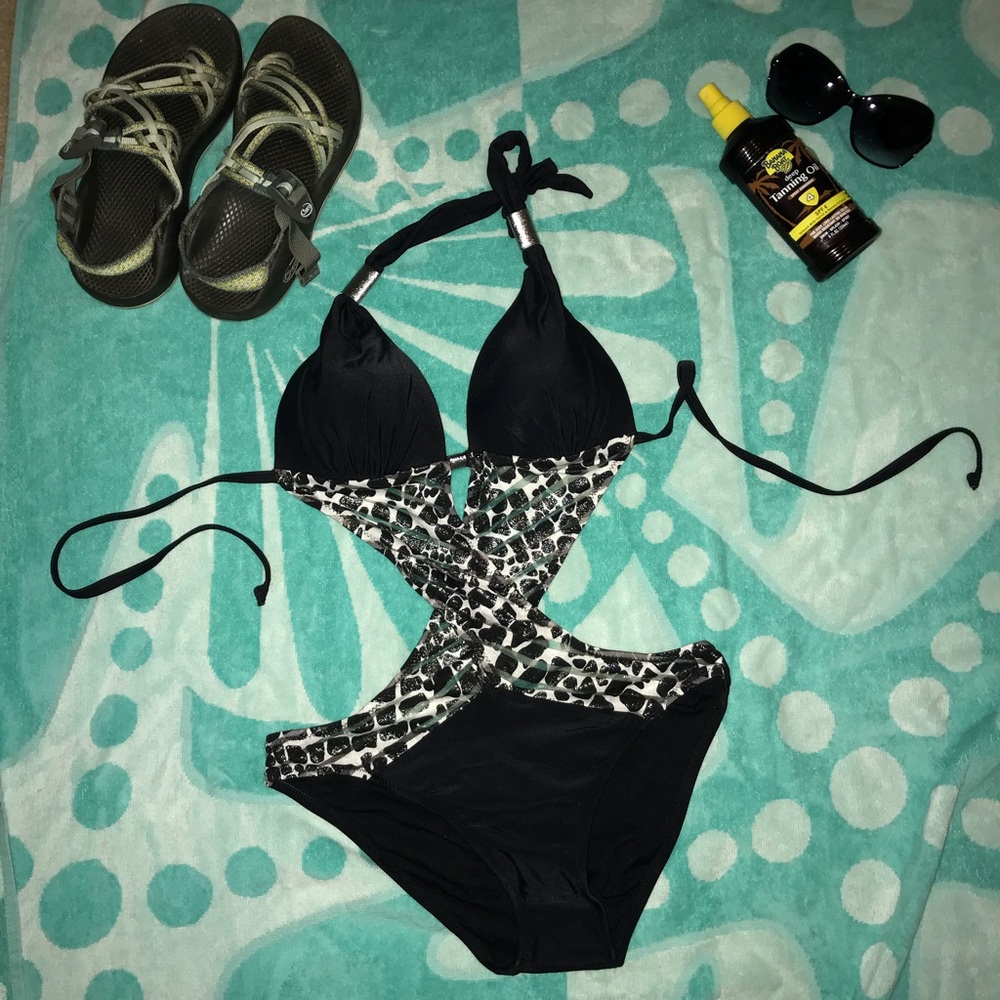 Hot from Hollywood swimsuit